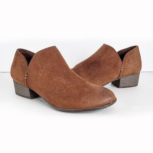 Cute American Eagle Suede Boots with Low Heel - Classic Ankle Height -  Size 6.5